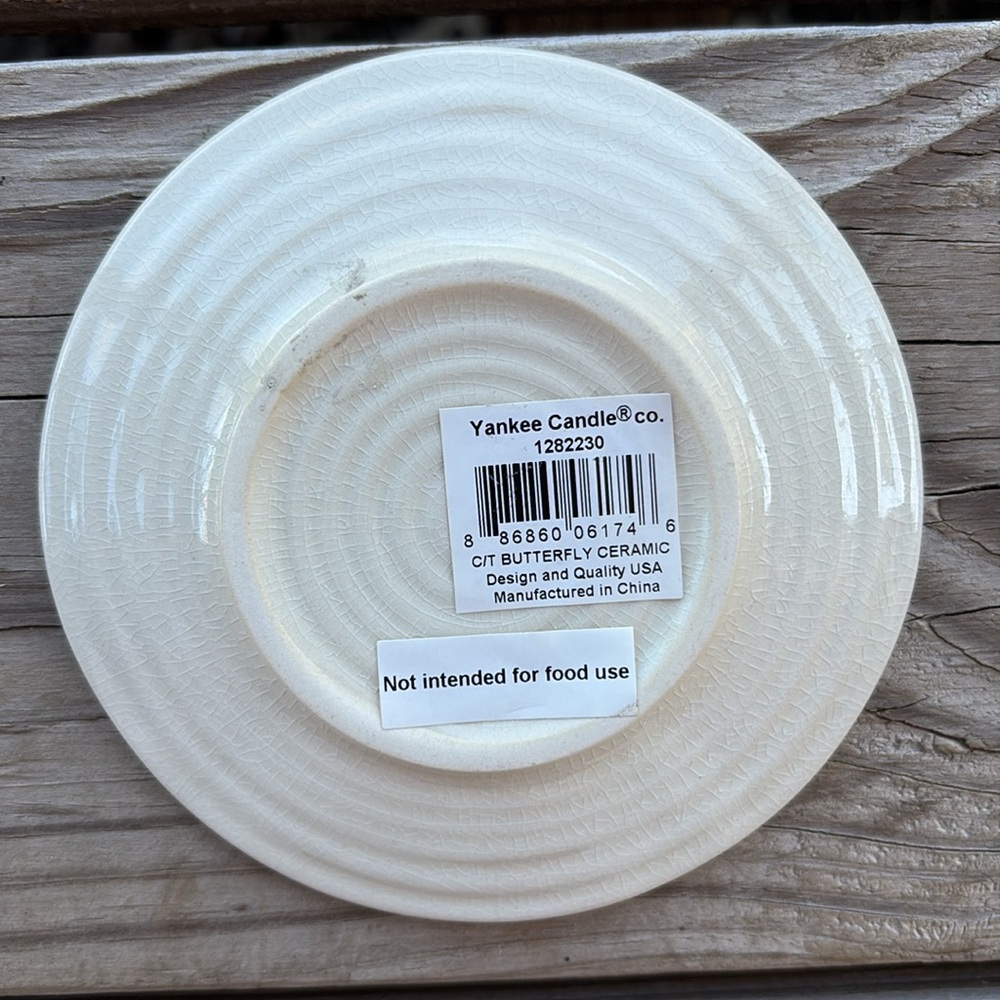 🦋 Small Butterfly Plate - Picture 2 of 2